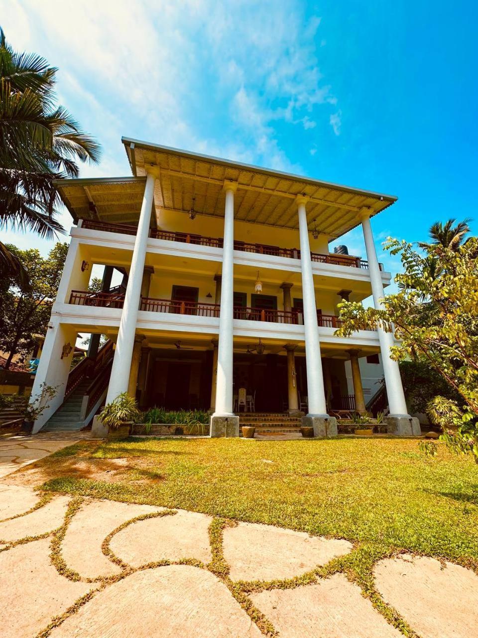 Relocted To Ahangama! Unawatuna Esterno foto
